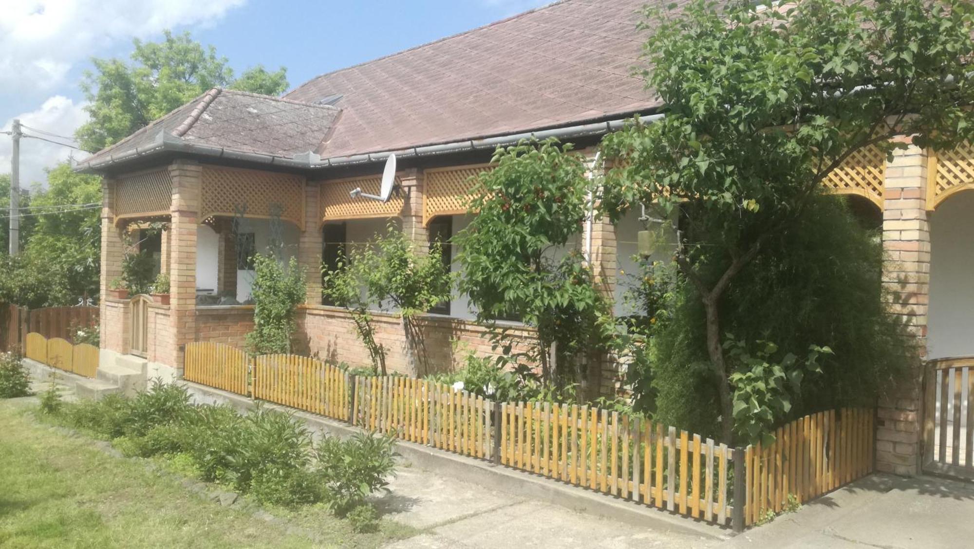 Henrietta Vendeghaz Apartment Domoszlo Exterior foto